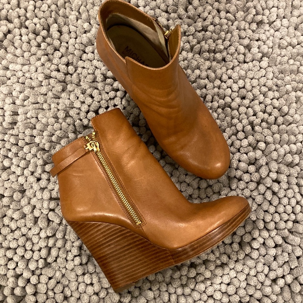 Cognac leather booties